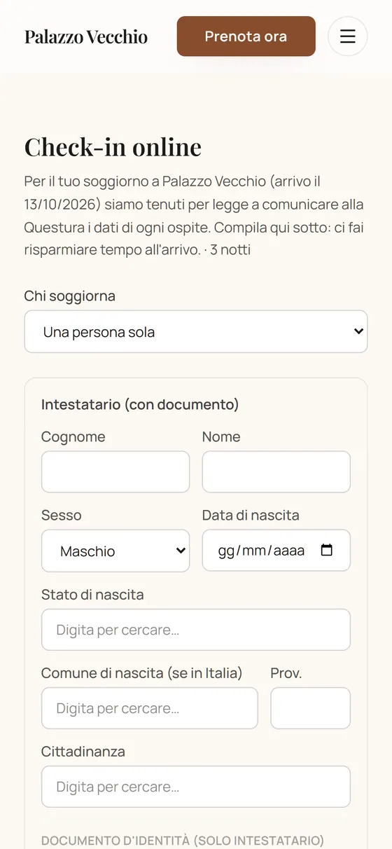 Il modulo di check-in online sul telefono